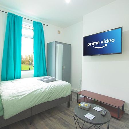 Cosy Family Home W/Wi-Fi, Parking, Self Check-In Londres Extérieur photo