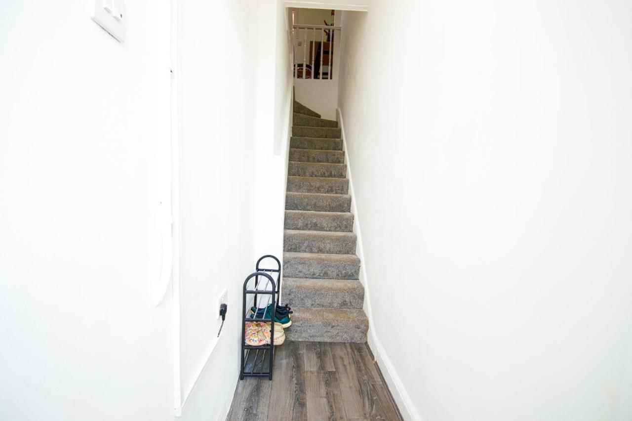 Cosy Family Home W/Wi-Fi, Parking, Self Check-In Londres Extérieur photo
