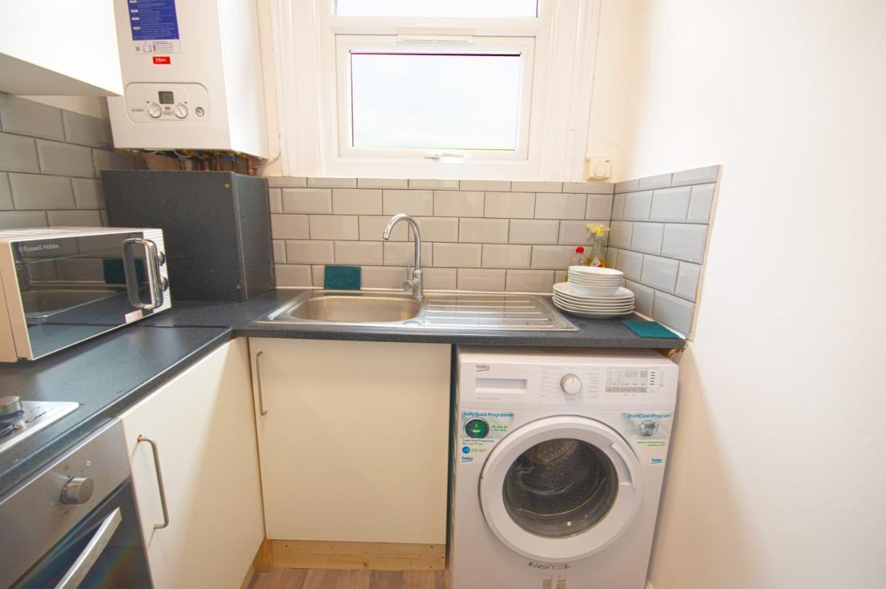 Cosy Family Home W/Wi-Fi, Parking, Self Check-In Londres Extérieur photo